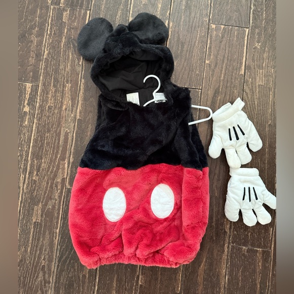 Pottery Barn Kids Mickey Mouse Costume with White gloved hands - Picture 2 of 4